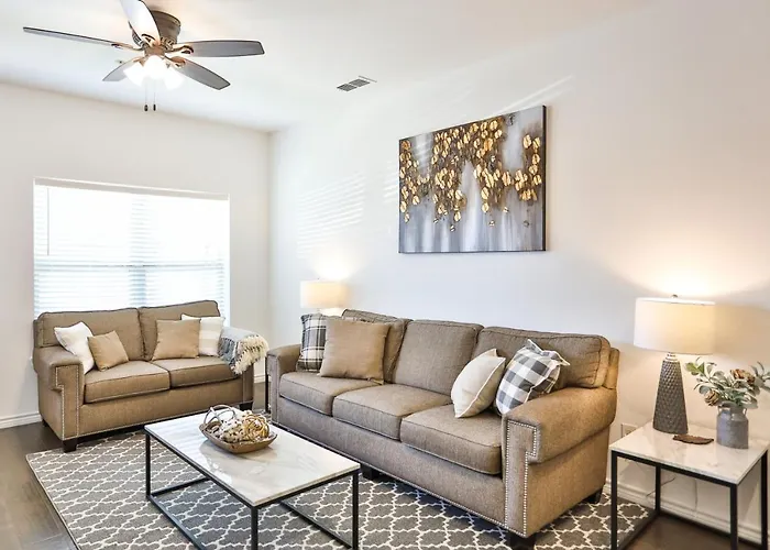 Hill Country Haven A Modern Rustic - 2 Bedroom 2 Bathroom Townhouse Off Main Street