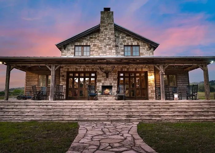 River Hill Ranch, Great Views & River Access!