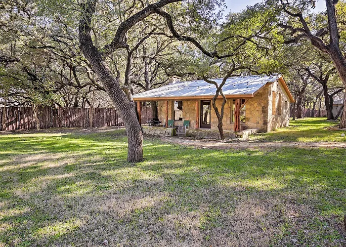 Blanco Riverfront Historic Home, 3 Mi To Downtown!