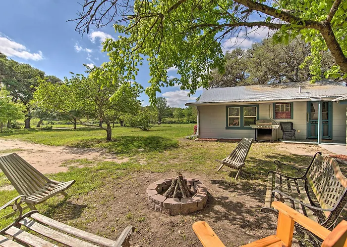 Betty B'S River House < 1 Mi To Blanco State Park!
