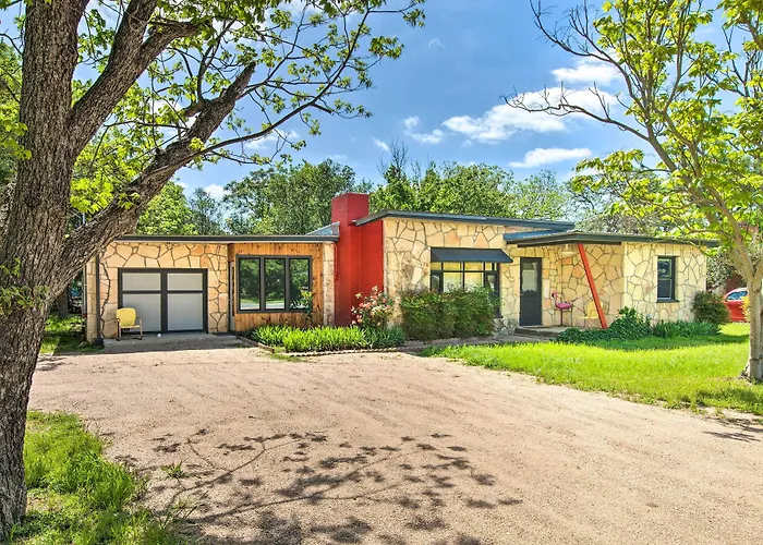 Remodeled Retro Home W/ Deck, Walk To Main Street!